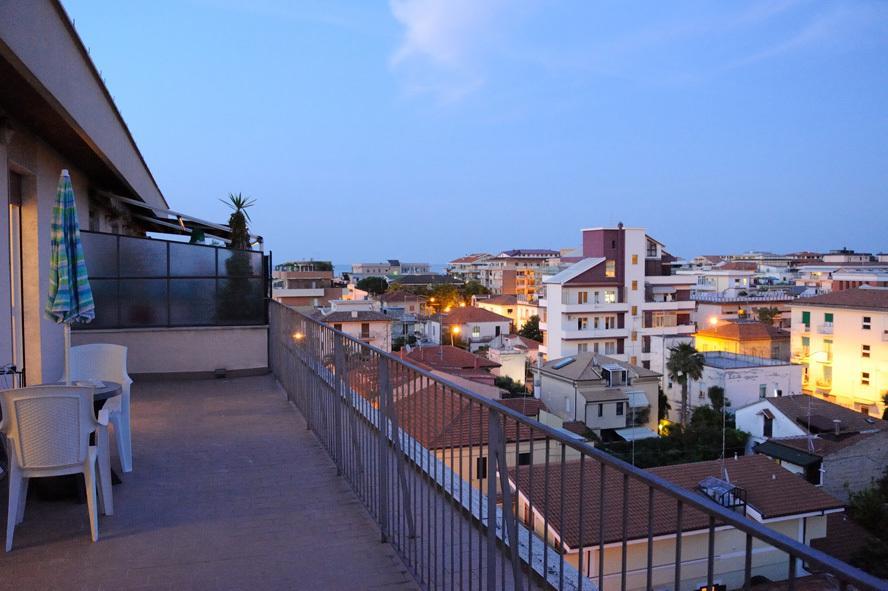 Summer And Winter Apartment Pescara Camera foto